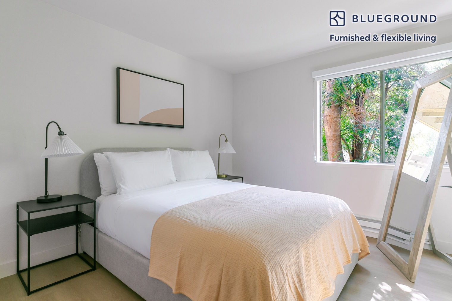 Building Photo - 1600 Villa St