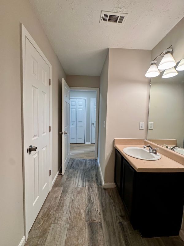 Building Photo - 10896 Big Sky Dr