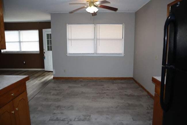 Building Photo - Covered Parking for 3 vehicles!