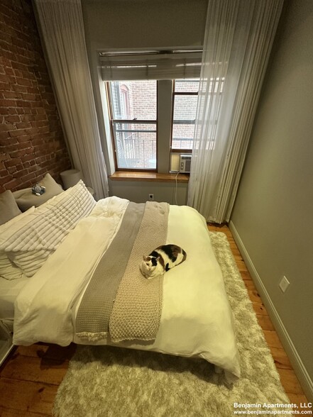 Building Photo - 17 Garrison St