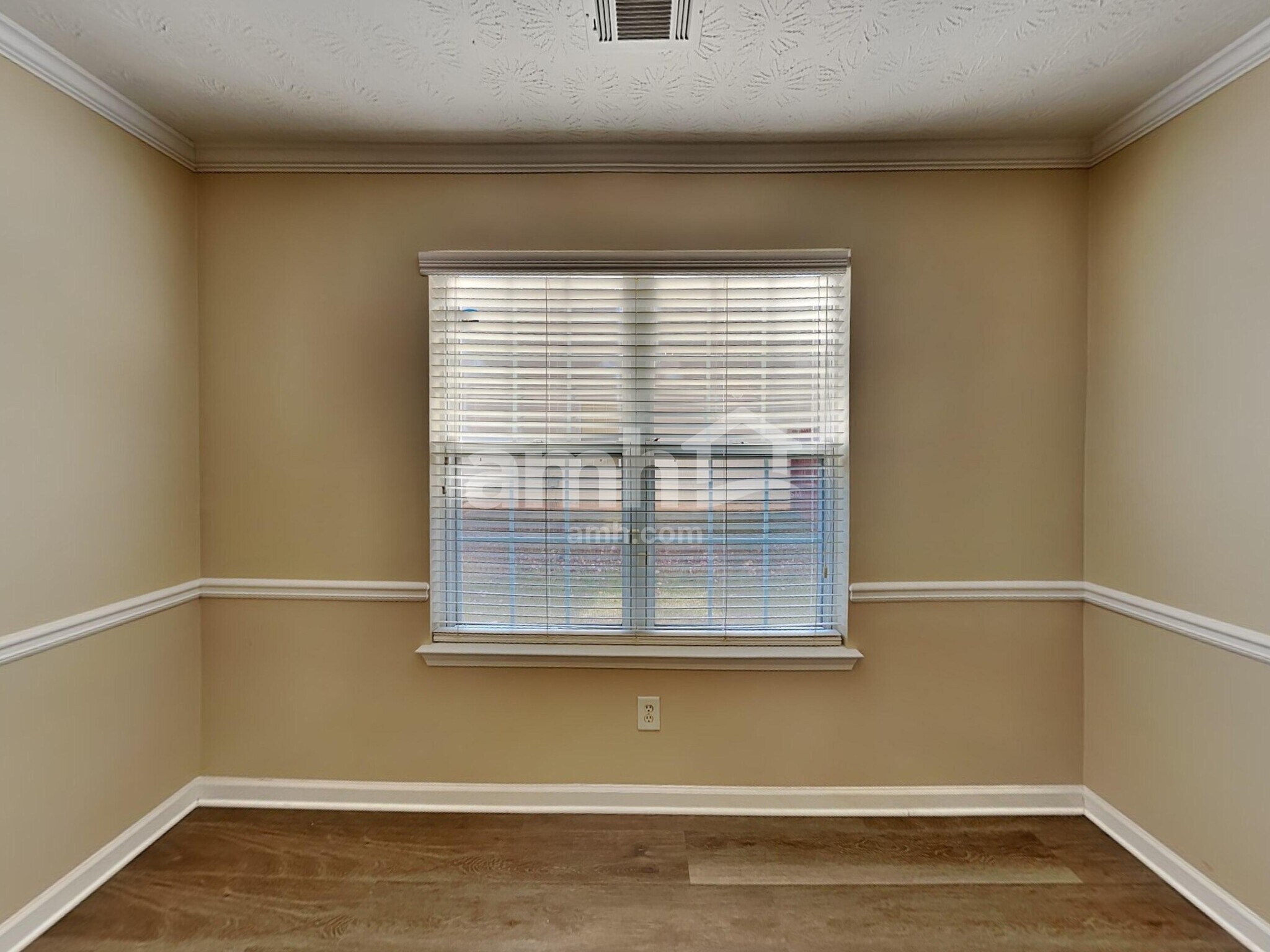 Building Photo - 2533 Plymouth Way