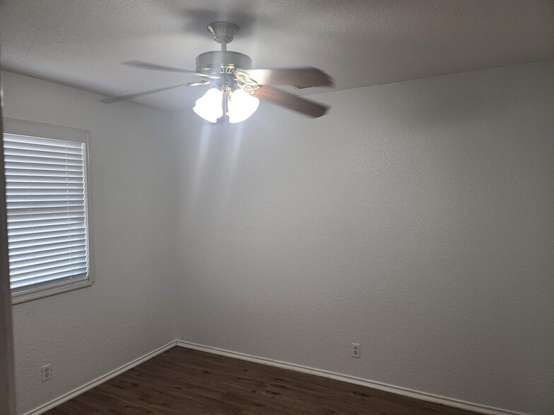 Building Photo - 4810 Cherry Tree Dr