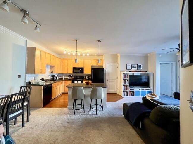 Building Photo - Available April 15th 2BD/2BA Condo on Granby! Gated Garage Parking with 2 Reserved Spots!! Balcony!