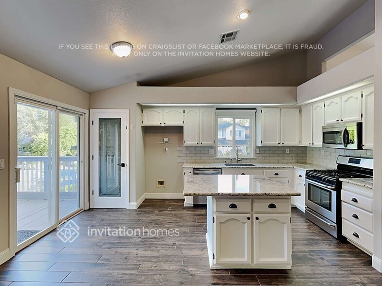 Building Photo - 3925 Berry Ct