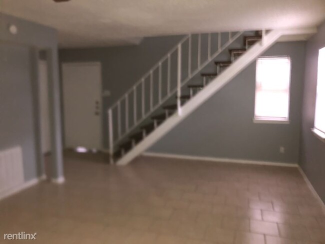 Primary Photo - 2 br, 1.5 bath Townhome - 313 Rolston Rd