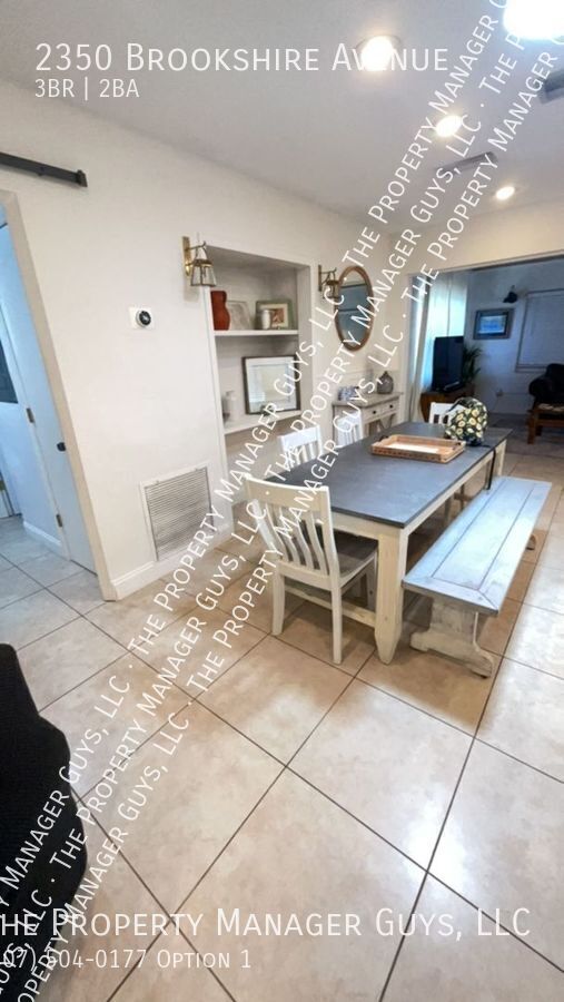 Building Photo - 2350 Brookshire Ave