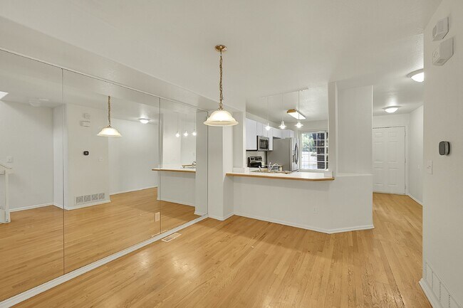 Building Photo - $2,250.00.- 2 Bedroom, 2 Bathroom, Single ...