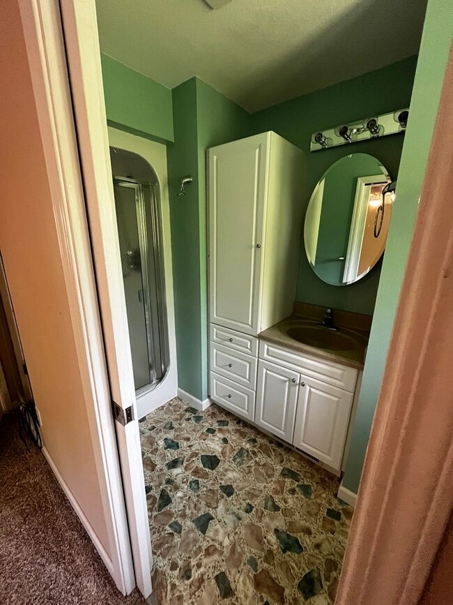 Building Photo - Gorgeous 3 BD 2.25 BA Home on 2 Acres!
