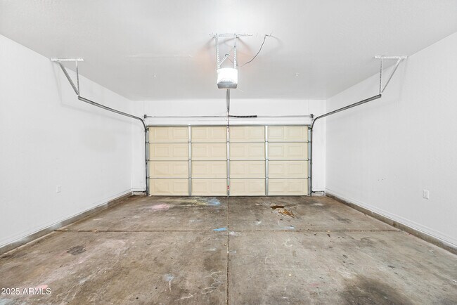 Building Photo - 4608 W Maryland Ave