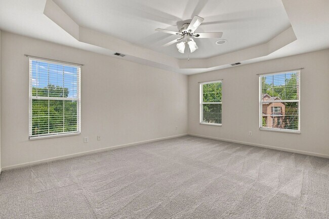 Building Photo - 605 Brelan Ct
