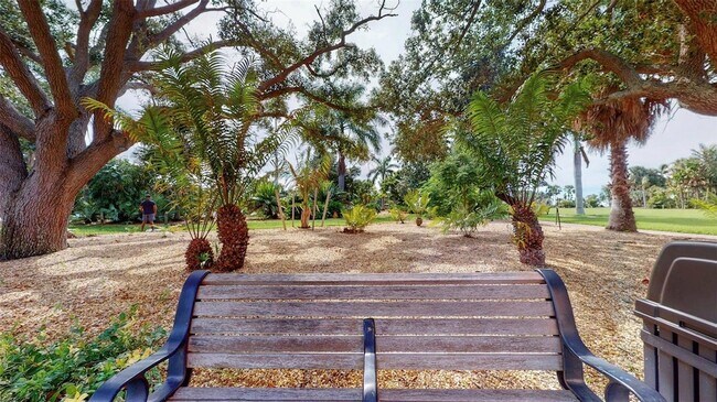 Building Photo - 1120 N Shore Dr NE