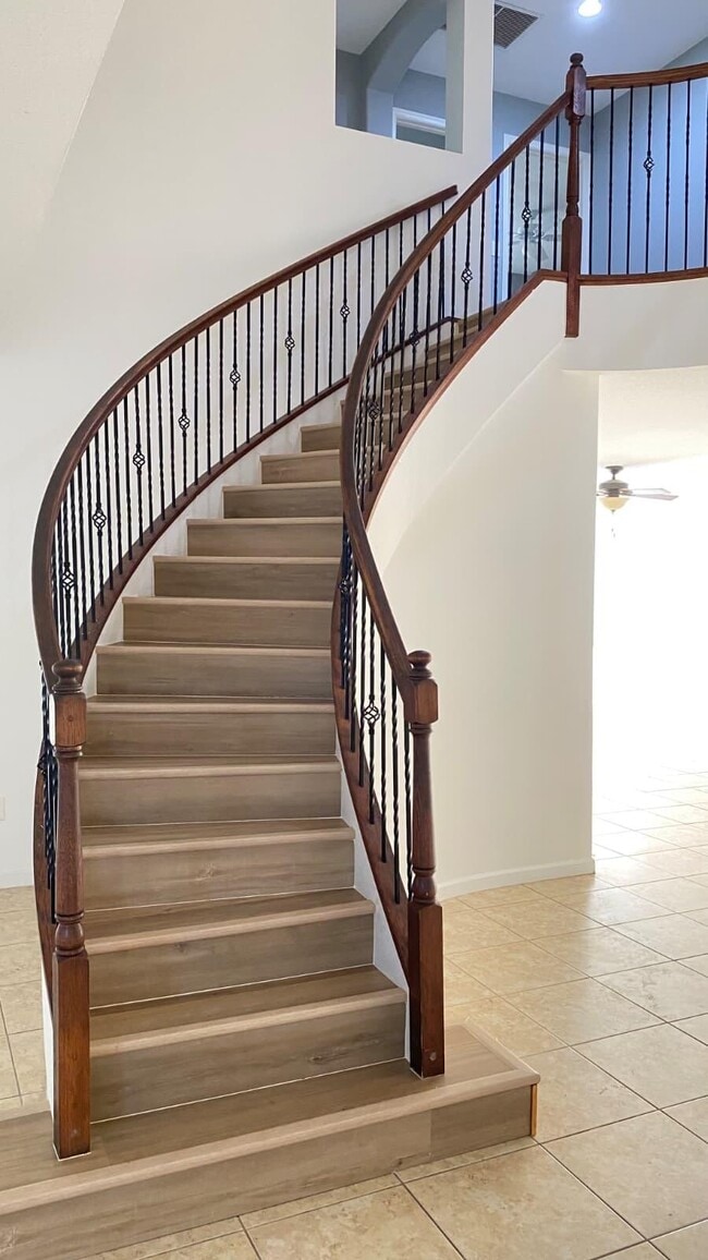 Building Photo - 9814 Shepard Pl