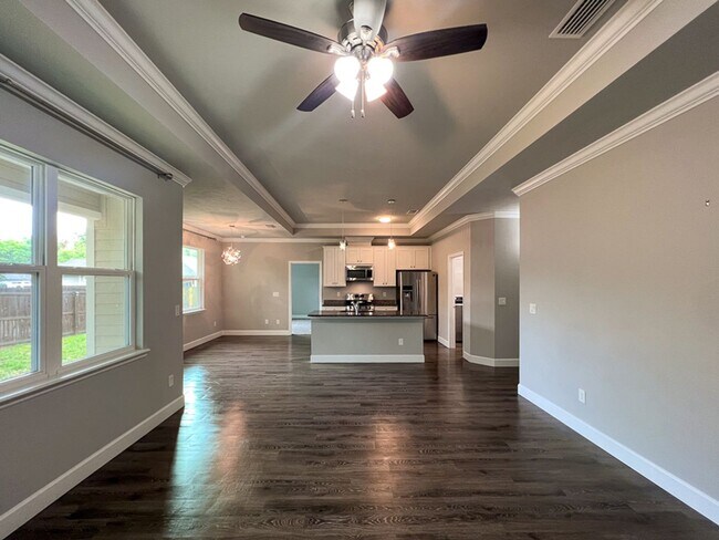 Building Photo - 3BR/2BA Home in Strawberry Fields