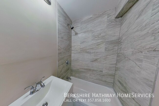 Building Photo - 117 George St