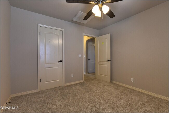 Building Photo - 7528 Wolf Creek Dr