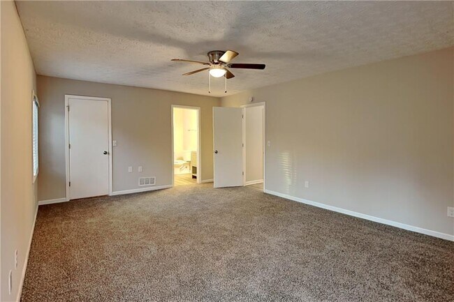 Building Photo - 4798 Southern Ct NW