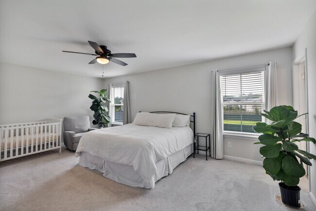 Building Photo - Lovely 4 Bedroom, 2 bath home in The Commons, Richmond Hill