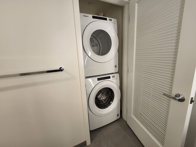 Building Photo - New Construction! Beautiful 1 Bed 1 Bath C...