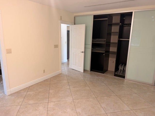 Building Photo - 2018 NE 14th Ct