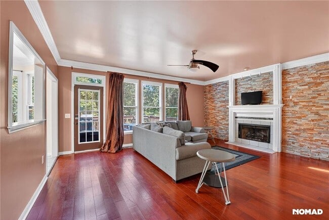 Building Photo - 3962 Sweetwater Pkwy