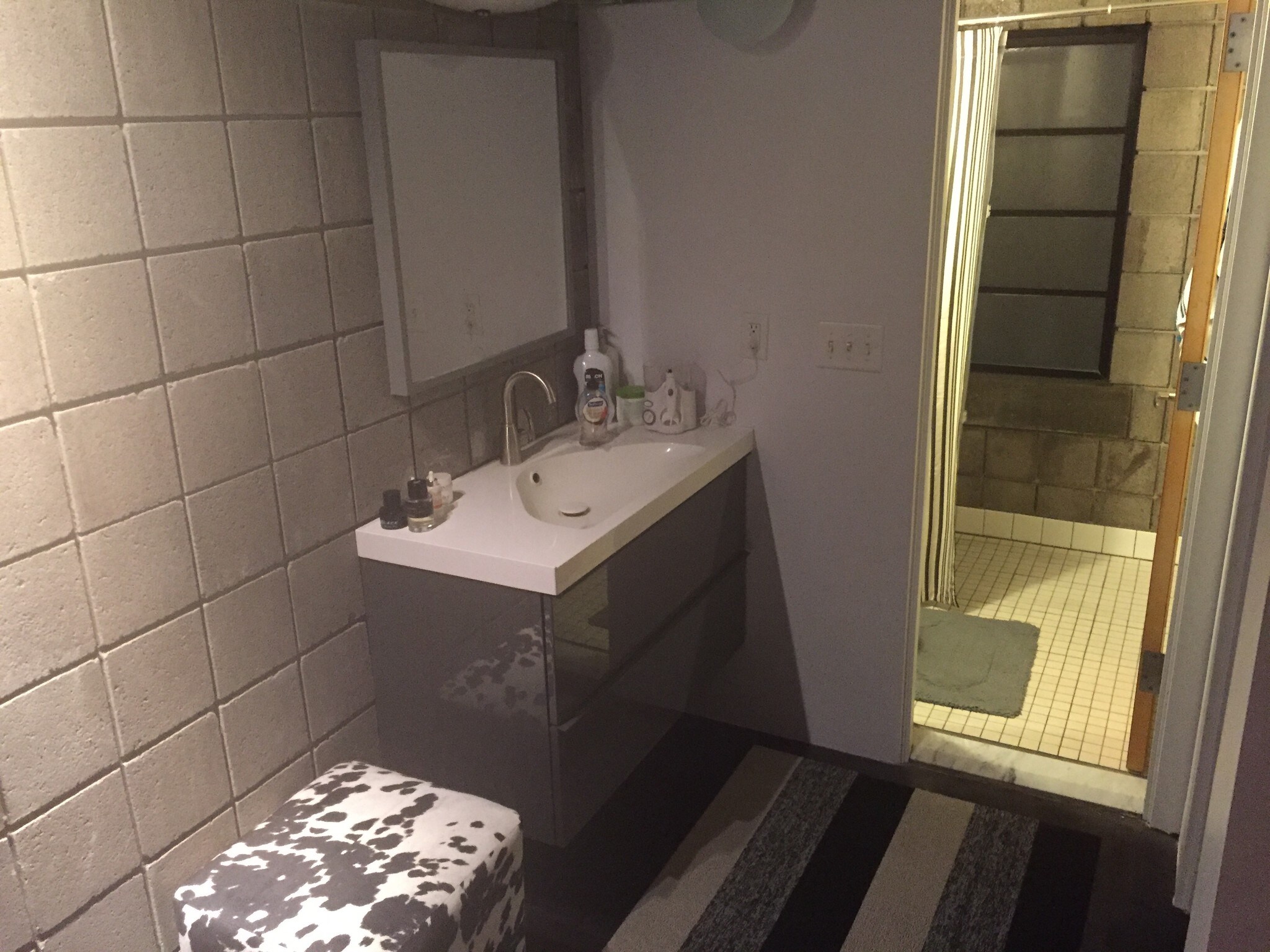 Building Photo - 360 Broadway