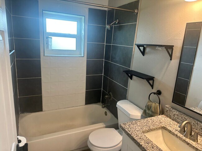 Building Photo - 2781 Fulford St