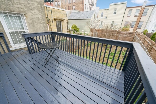 Building Photo - 318 2nd St