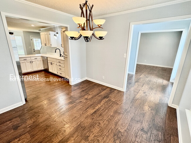 Building Photo - 1604 S Kalanchoe Ave W