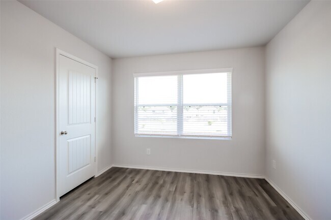 Building Photo - 22298 Porter Mountain Trl