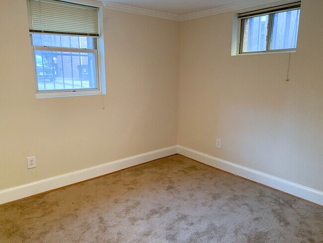 Building Photo - Spacious 1BR Apartment w/ Private Patio in...