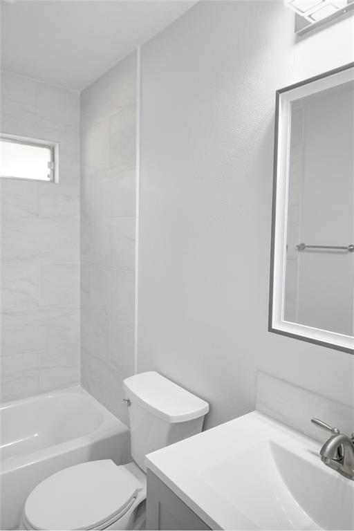 Building Photo - 28 E Brookberry Ct