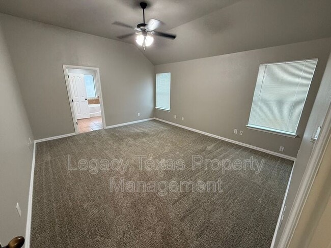 Building Photo - 3802 Pine Cir