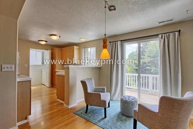 Building Photo - 3 Bed, 2.5 Bath Home in Beaverton near Wes...