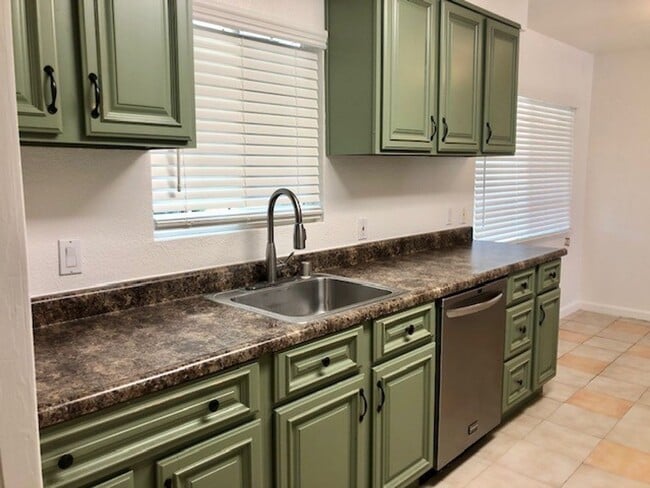 Building Photo - Nice 3 bed, 2 bath home in Carmichael