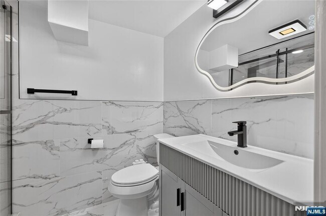 Building Photo - 8 Coyles Ct