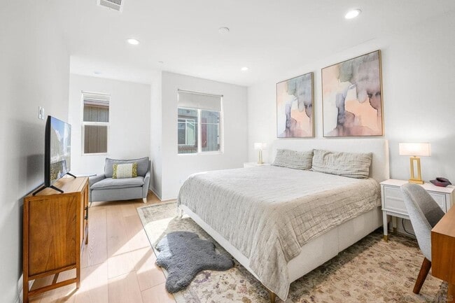 Building Photo - 2612 Babaco St