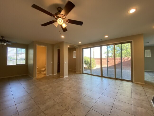 Building Photo - 3726 E Angstead Dr