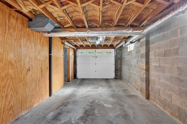 Building Photo - 316 Morningside Dr SW