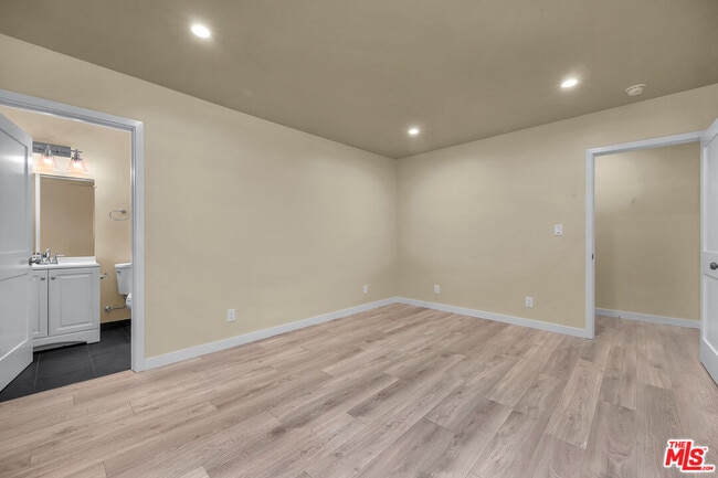 Building Photo - 5324 Weatherford Dr