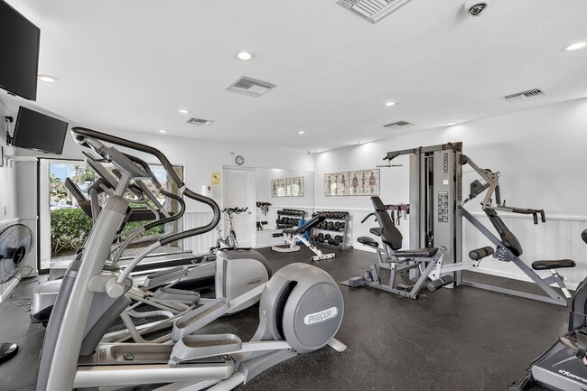 Building Photo - 9940 S Ocean Dr