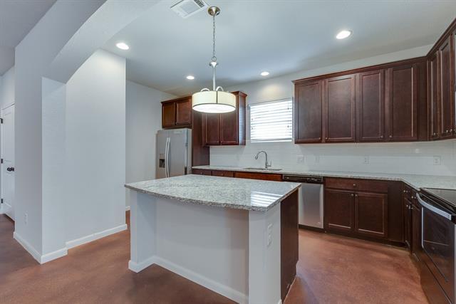 Building Photo - 2536 S University Dr