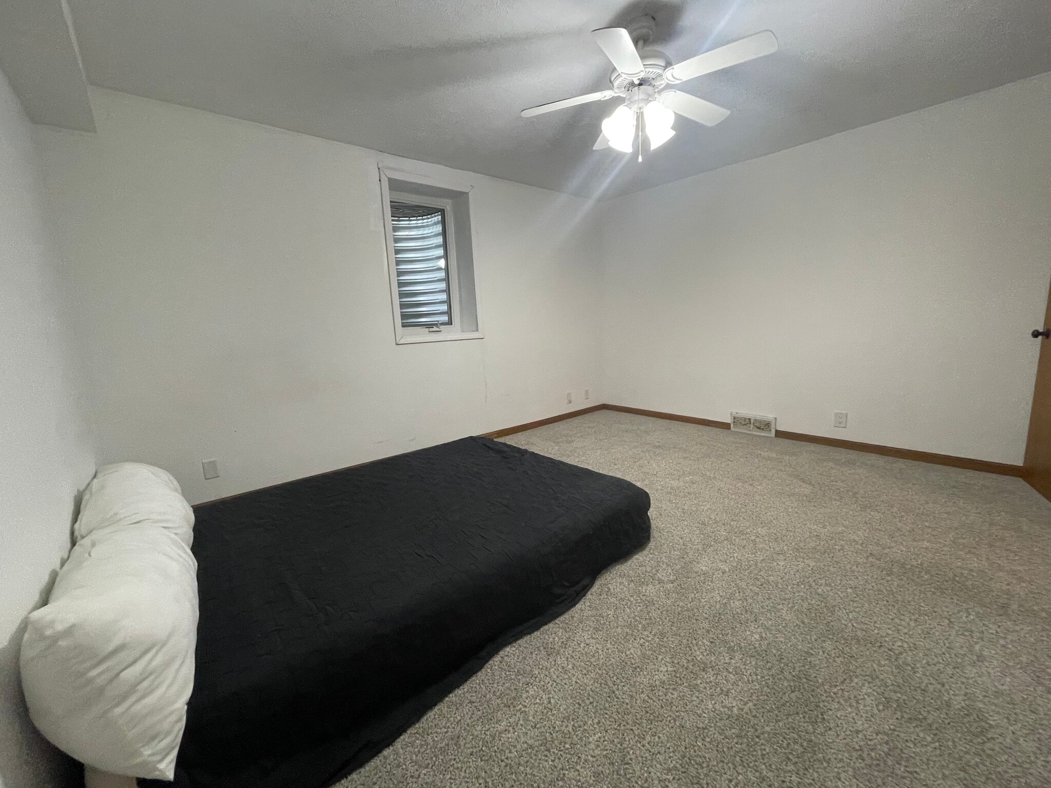 Building Photo - 5832 Ell Ct