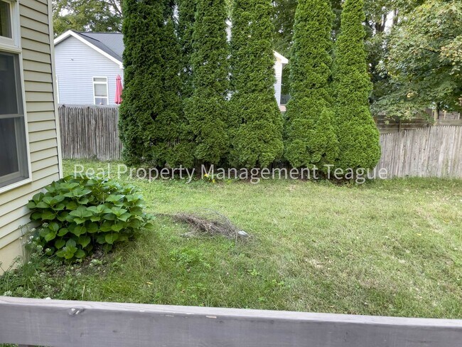 Building Photo - Beautiful Single Family Home