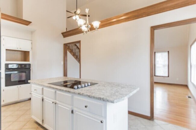 Building Photo - 2310 N 5th St