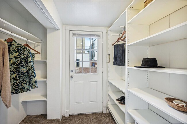 Building Photo - Charming 1 bed/1bath in The Highland - Great Location!