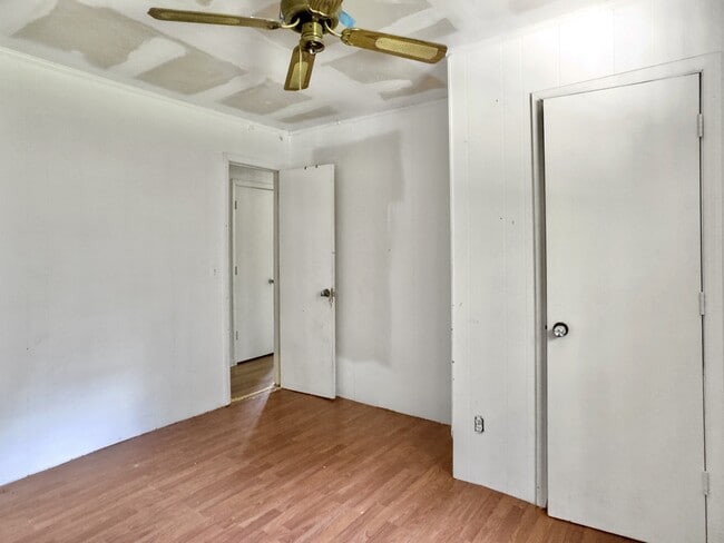 Building Photo - 1137 Carter Rd
