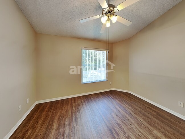 Building Photo - 1712 Scotch Pine Dr