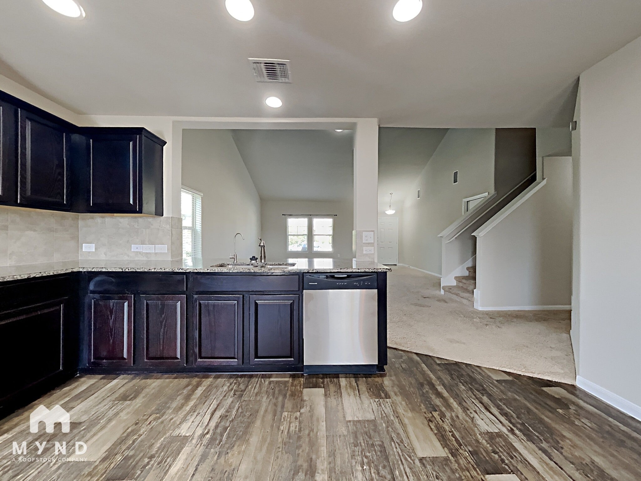 Building Photo - 717 Pinnacle Dr