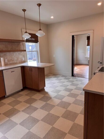 Building Photo - 150 Lancaster St