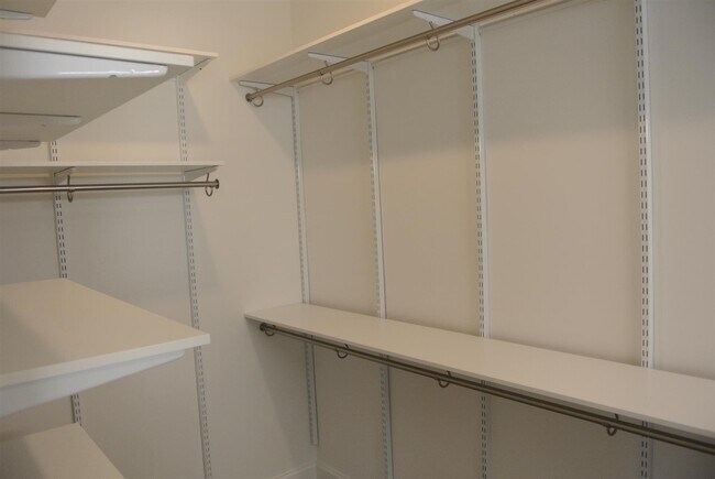 Building Photo - 388 Olympia Ct